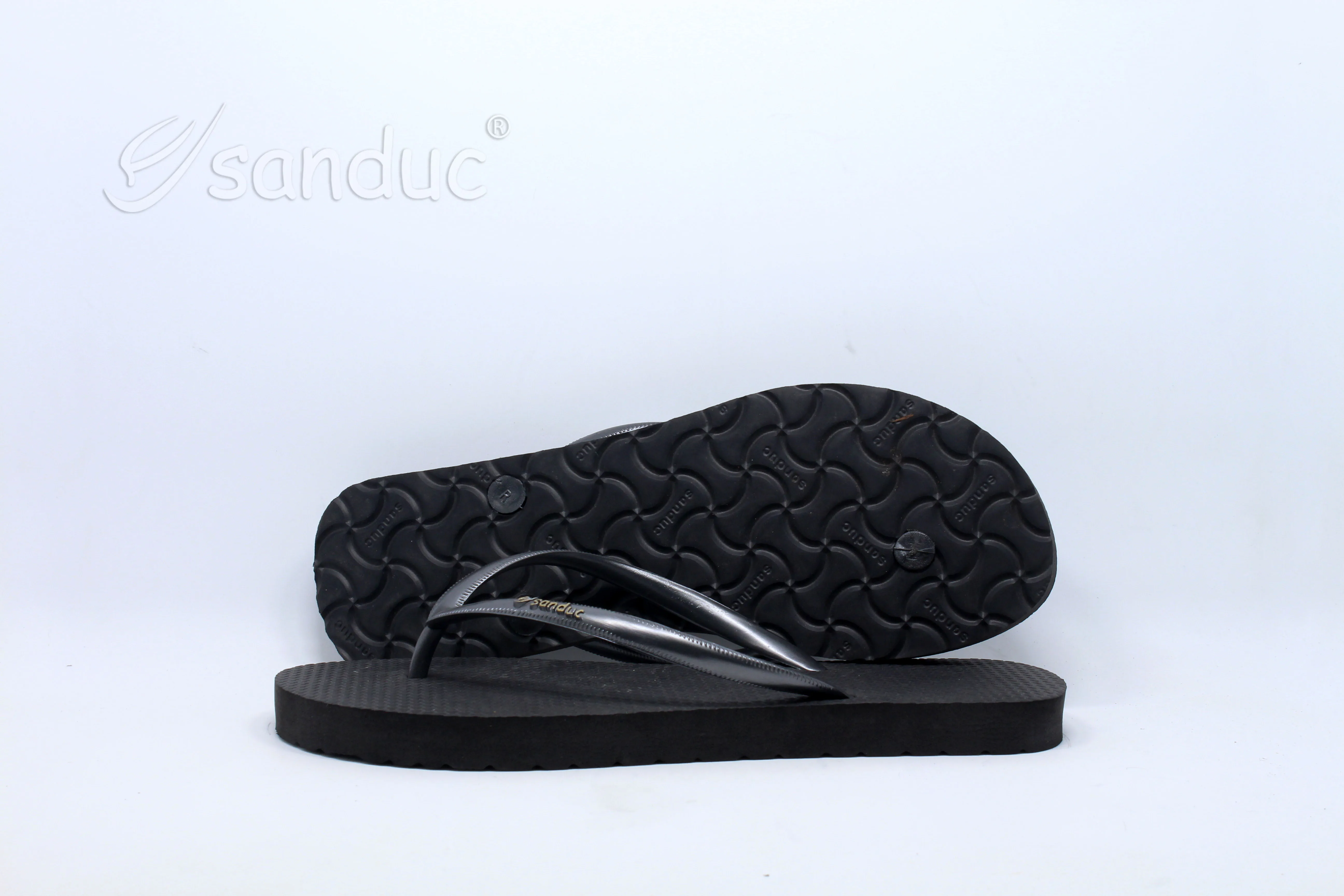 Wholesale High Quality Stylish Rubber thongs Outdoor Beach Flip Flop shoes custom women slipper