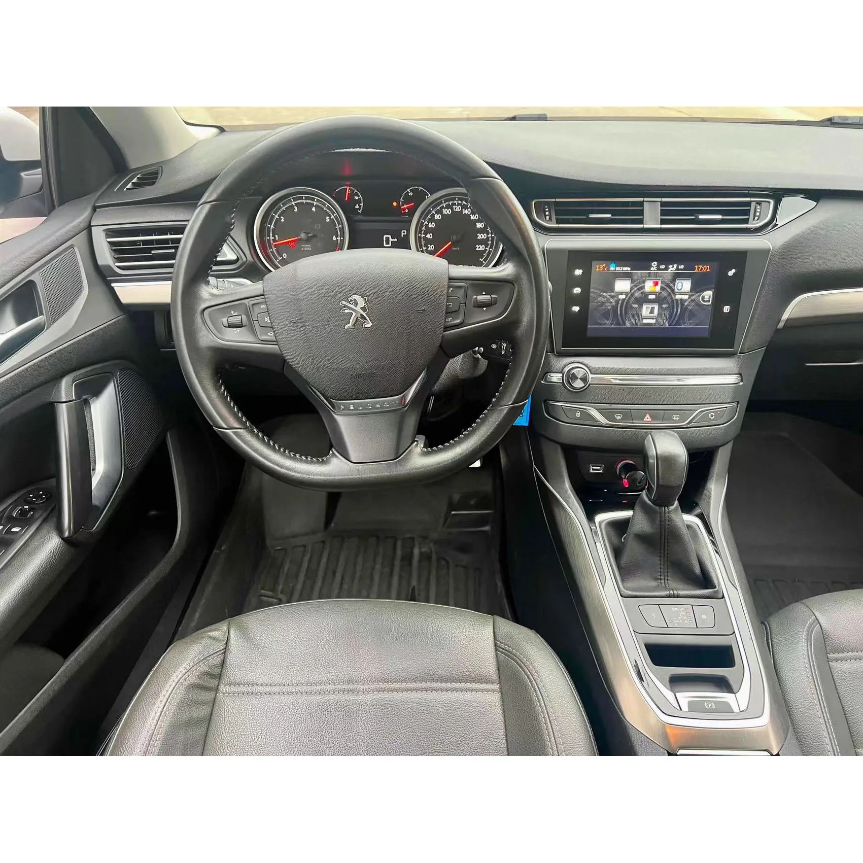 Юридическая система используется ниша высокого качества для Peugeot 408 2016 1 6 т Автоматическая делюкс версия