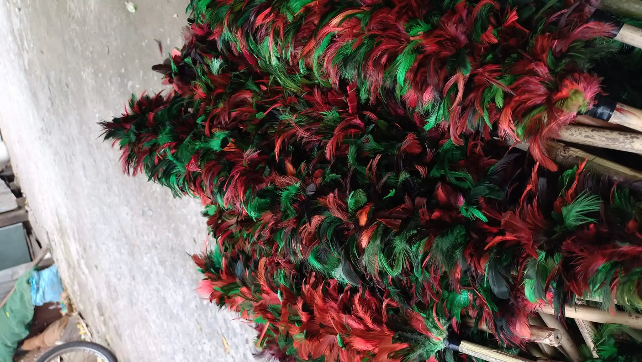 Top sale 100% High quality natural feather duster feather broom for household window car cleaning from Vietnam