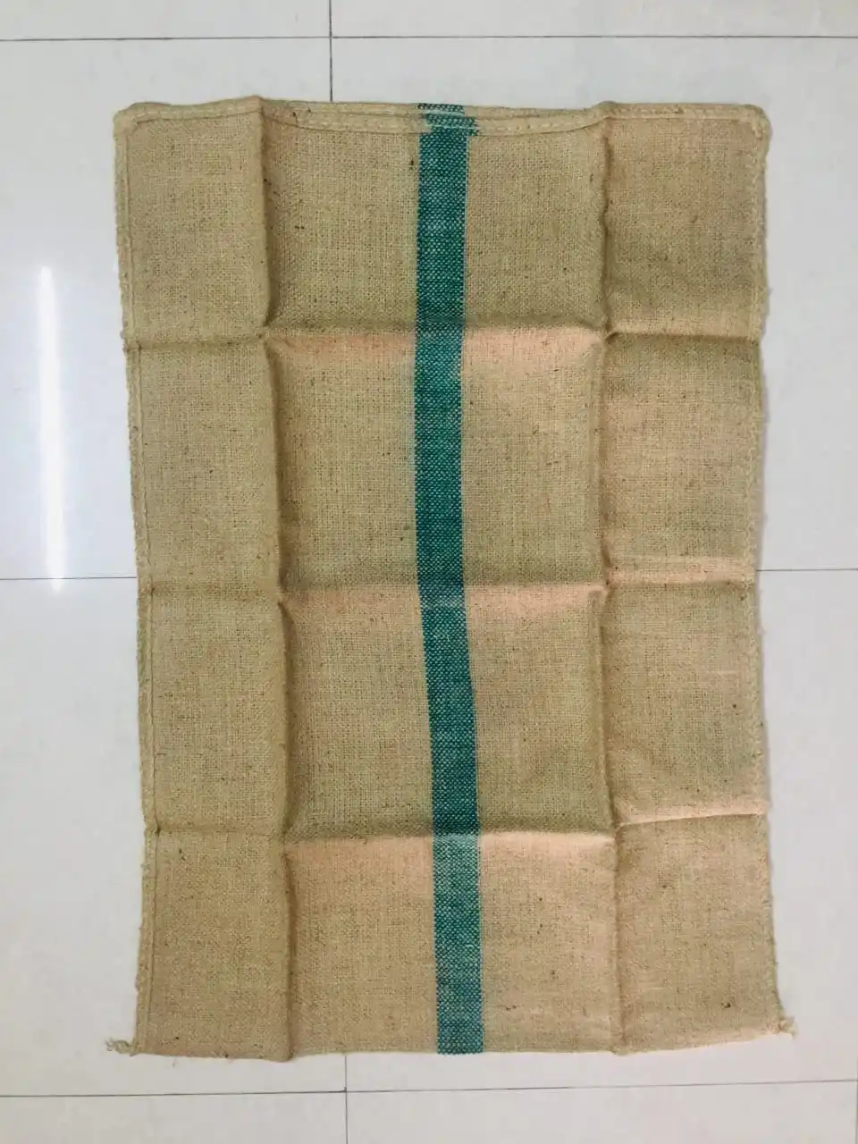 Hot Selling 100% Jute Material Jute Sacks Bags used for Cocoa beans Coffee beans Cashew nuts Food grains Cheap Price