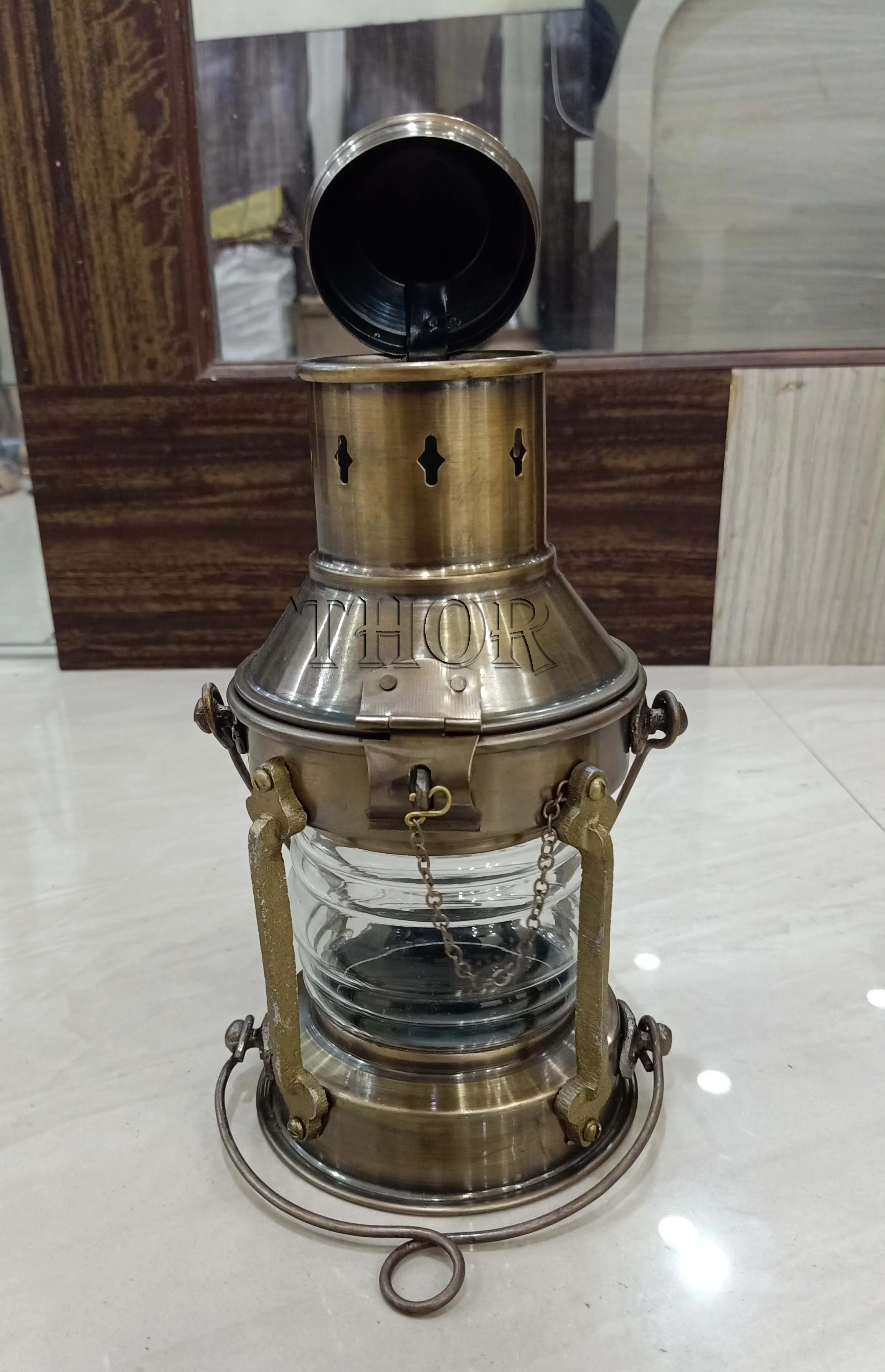 Antique Lantern Antique Brown Brass Oil Lamps for Indoor Use Transparent Lampshade Glass with Fire Control Knob Front Light