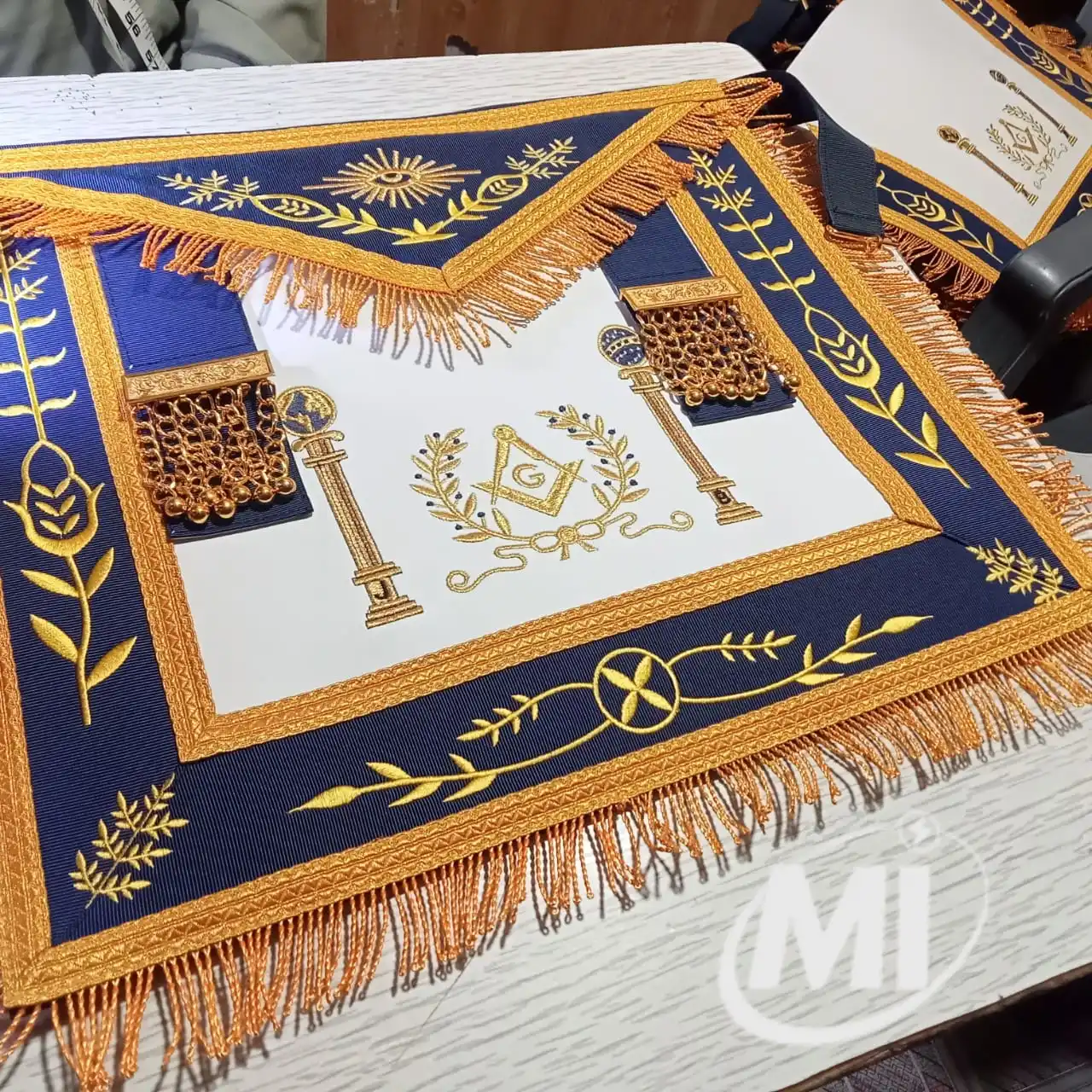 The Most Beautiful Regalia Masonic Grand Apron hand made embroidery collar sashes Red White Embroidered Blue Masonic