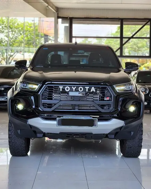 2020-2023 Toyota Hilux GR Sport Pickup Diesel Automatic AWD with Leather Seats R18 Tires Panoramic Sunroof ACC Cruise Control