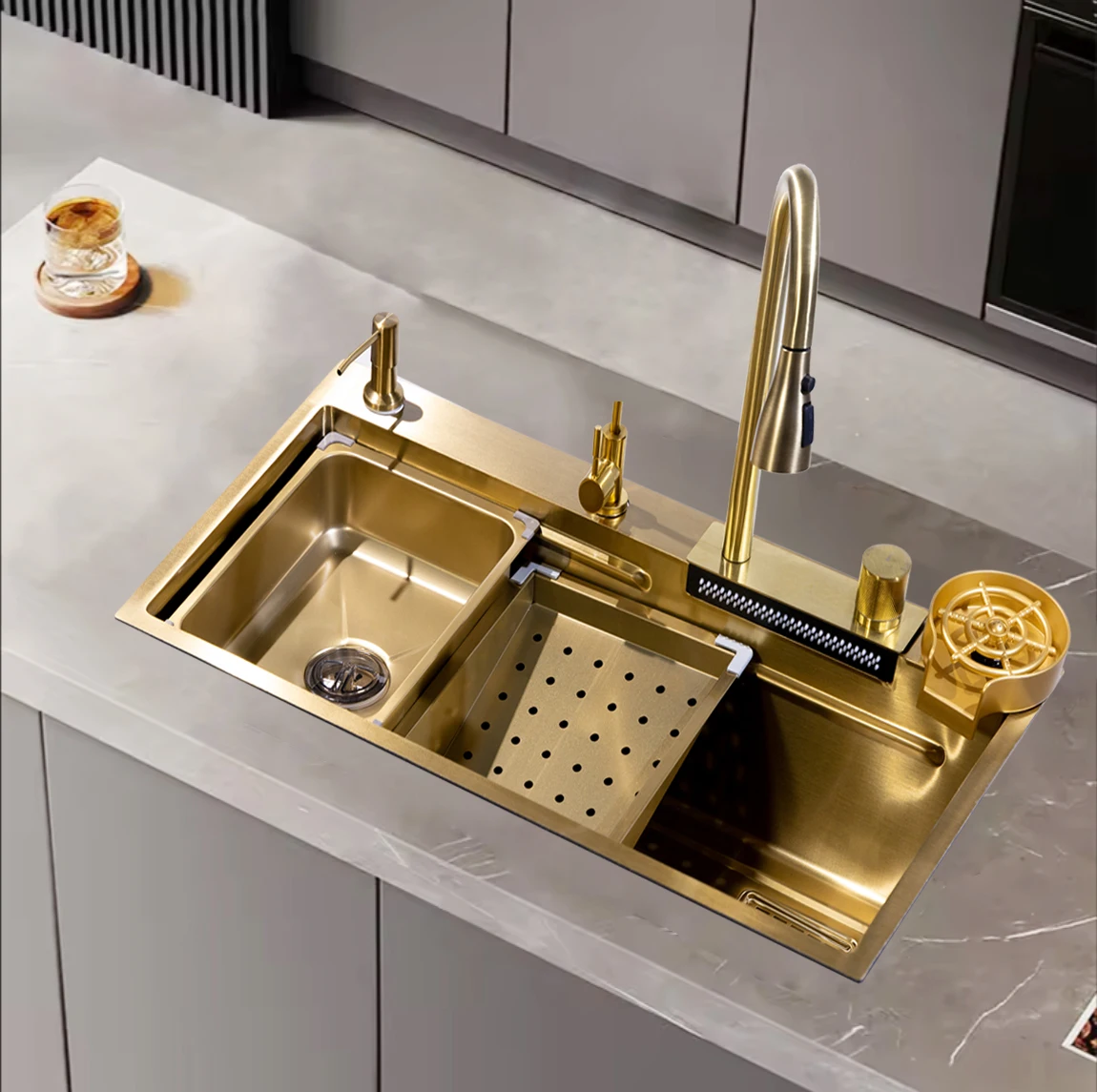 Уникальная прямоугольная раковина из нержавеющей стали с тремя отверстиями и краном над счетчиком