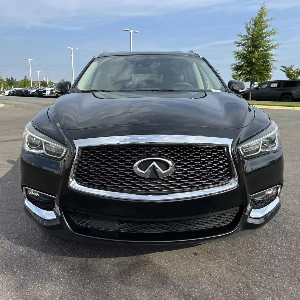Хорошо используемый 2020 INFINITI QX60 LUXE