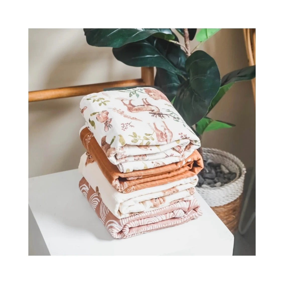 Wholesale Newborn Wraps 70 %Bamboo+30% Cotton Digital Print Comfort Baby Bamboo Muslin Swaddle Blanket for Newborns