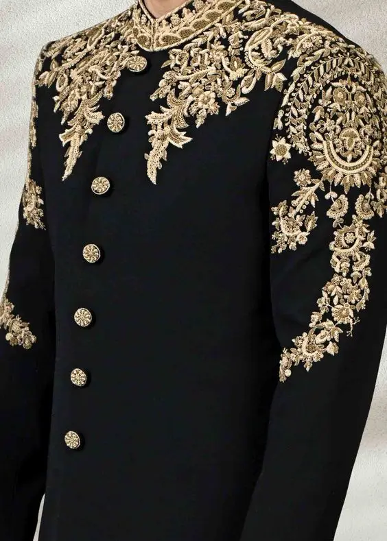 NEW---DAZZLING STYLISH GROOM  VELVET SHERWANI WITH PANT  DRESS WITH HEAVY ZARDOZI Embroidery for Party-WEAR/WEDDING Dress @ 2022