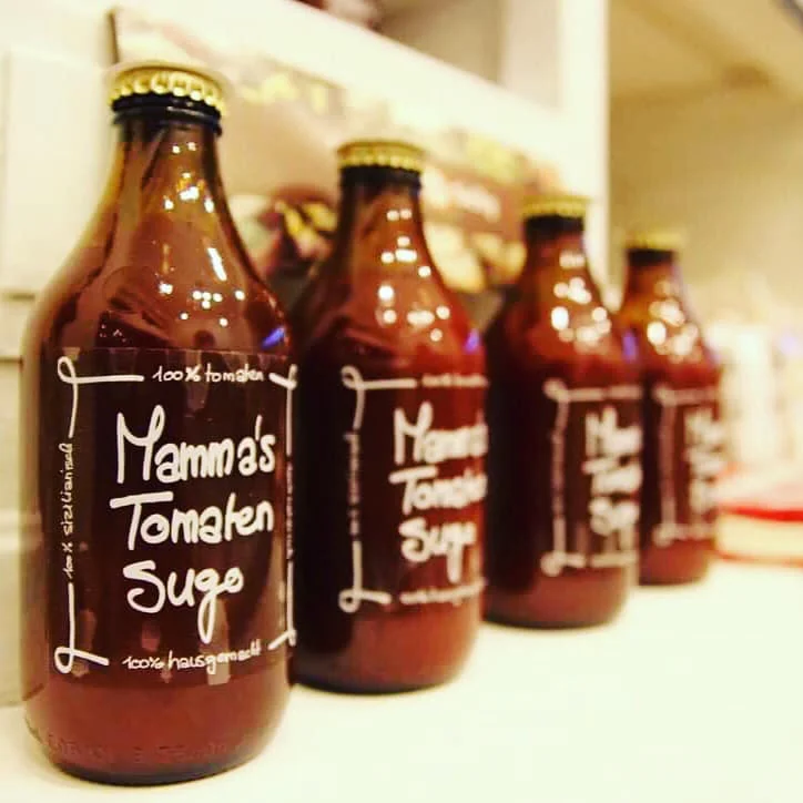 Top Quality 100 Italian Tomato puree passata in glass bottle 330g