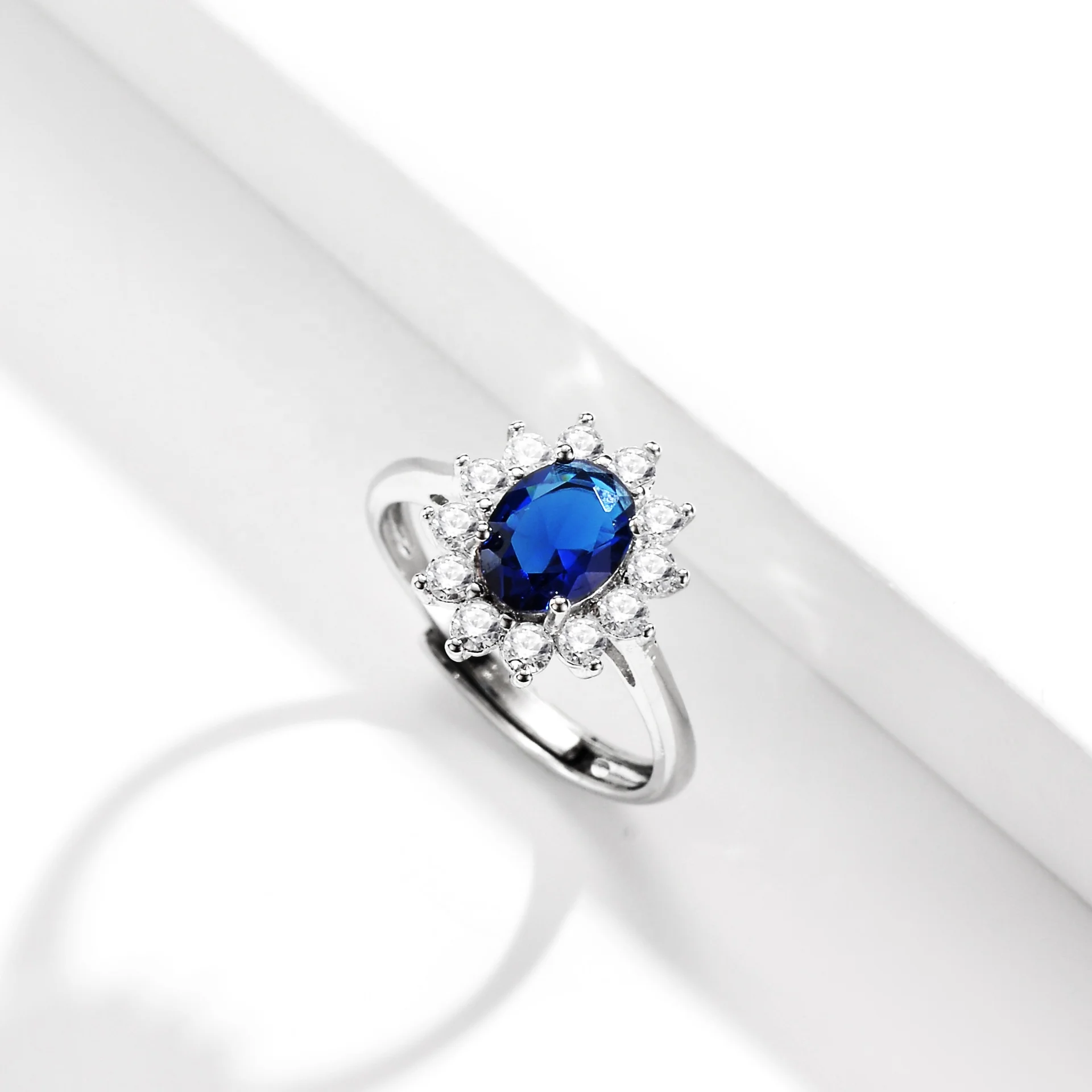 Dina 2022 New Elegant Women Blue Stone Diamond Drop Rings Flower Adjustable Rings Direct Factory Jewelry