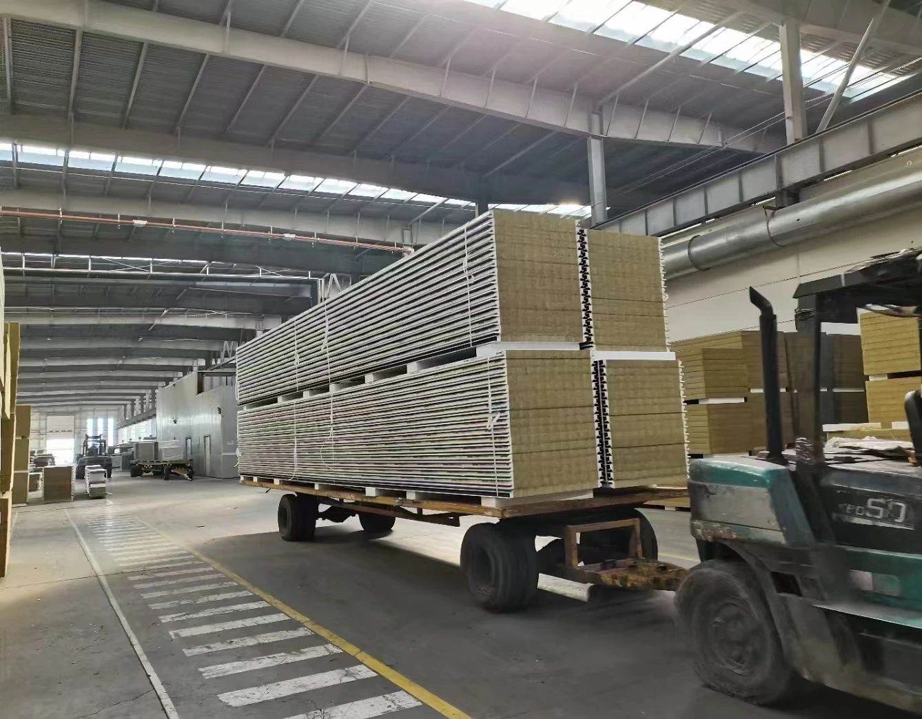 Home Polyurethane Timber Cold Storage EPS Polyurethane Sandwich Roof Panels Romanian Production 50mm Exterior Decorative Design