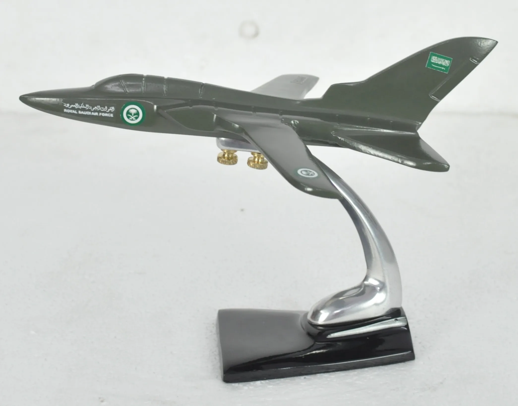 Best Selling Airplane Models Tornado Royal Saudi Airforce Fighter Aircraft Model Powder Coated 8' Inch Green Metal Aluminium