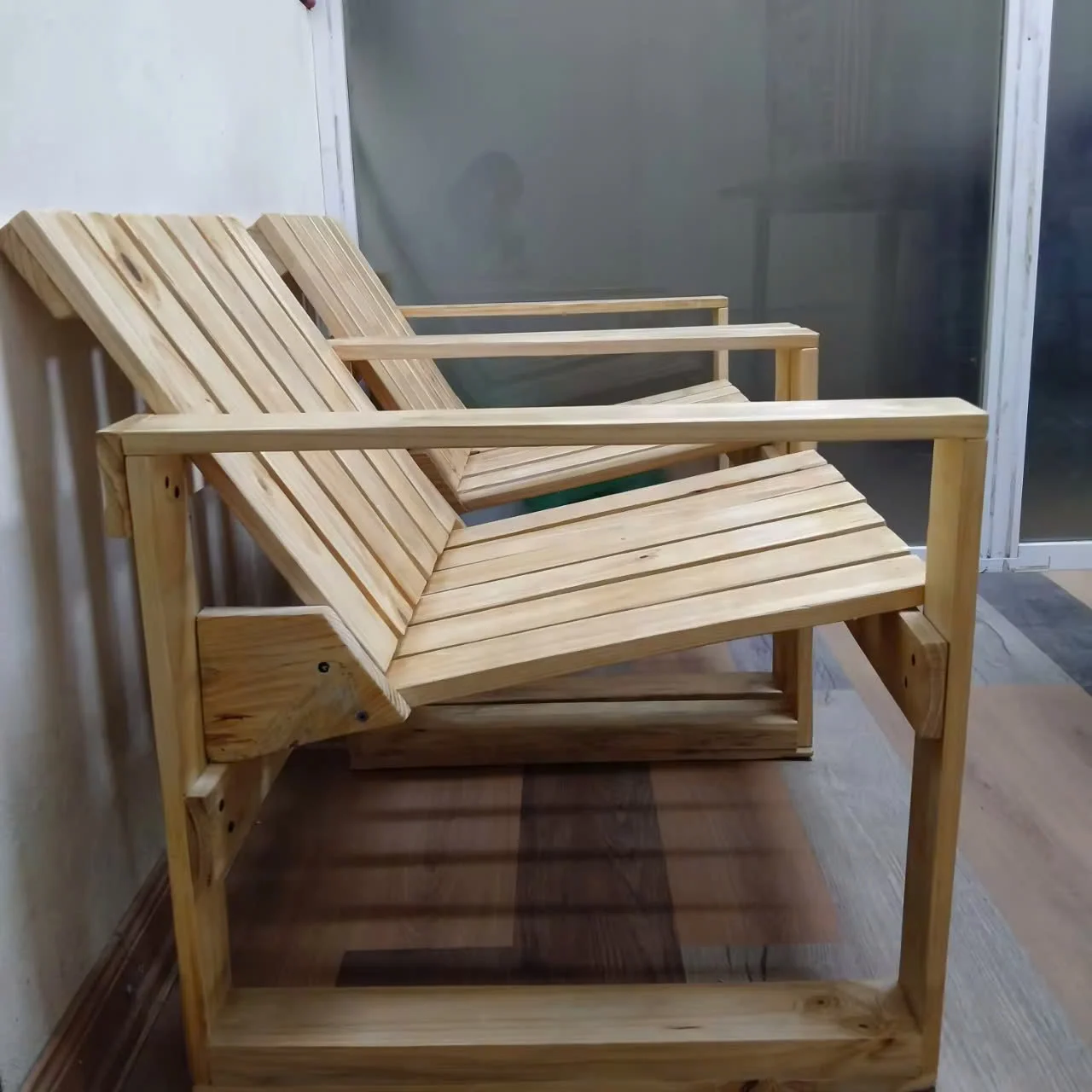 Wholesale European Style High Quality Natural Wood Dining Chairs Sturdy Wooden Living Room and Garden Furniture