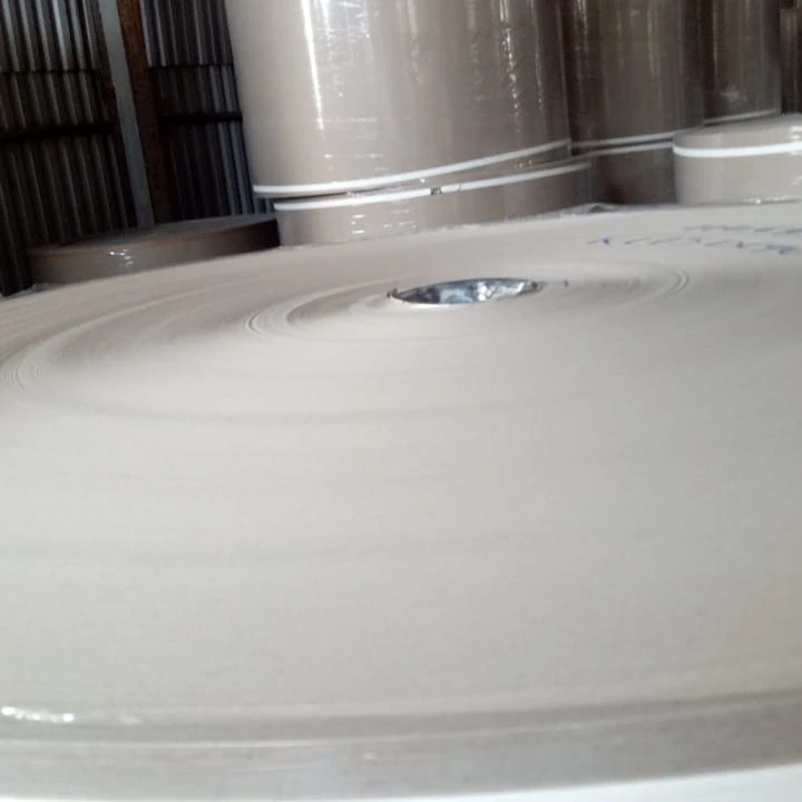 Vietnamre recycle kraft paper roll for Carton making
