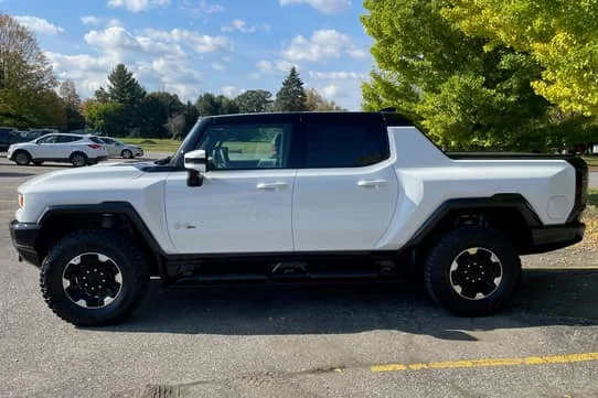 Аккуратно 2023 GMC Hum-mer EV пикап Edition 1