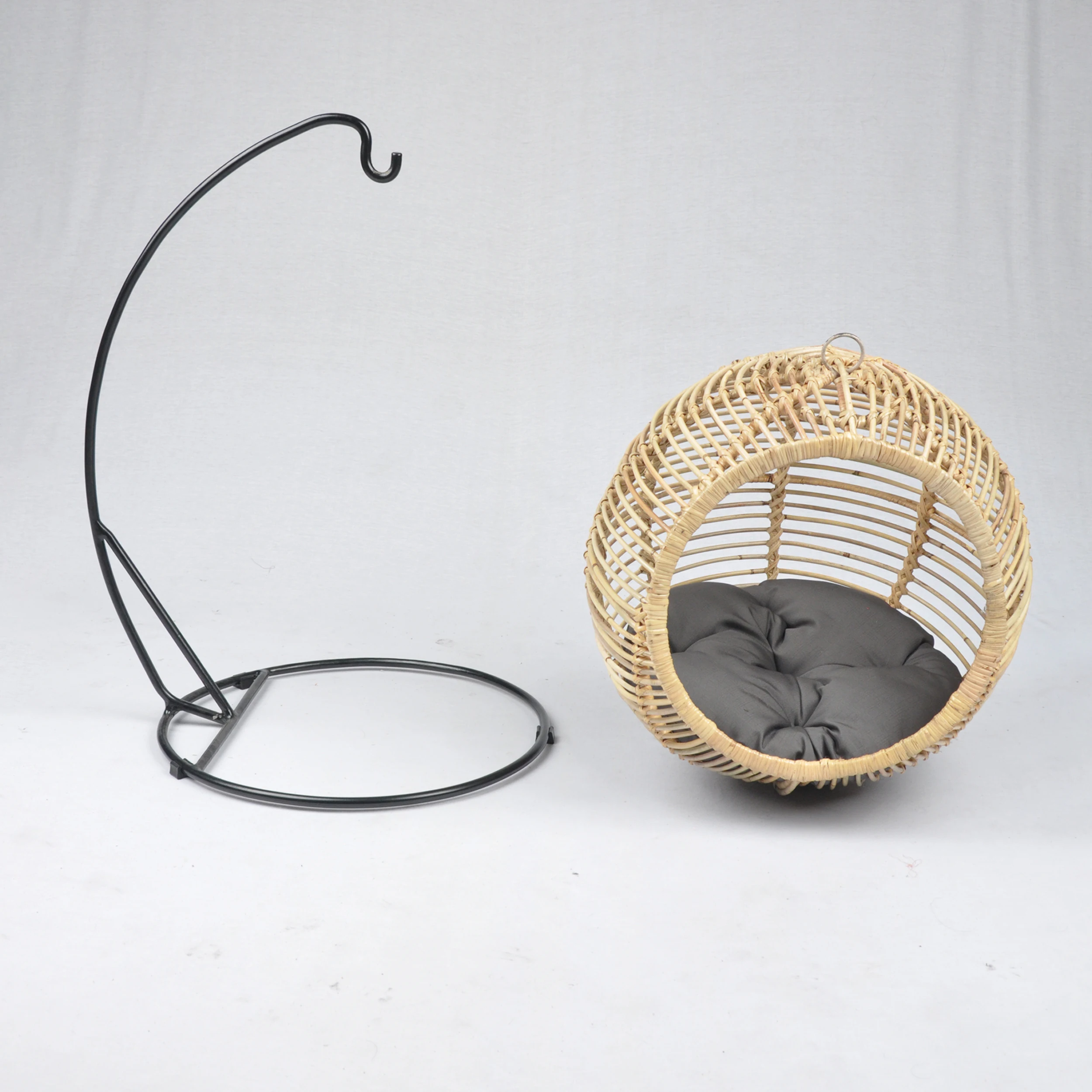 High Quality Natural Rattan Hanging Pet Bed with Alumunium Frame for Cat Dog
