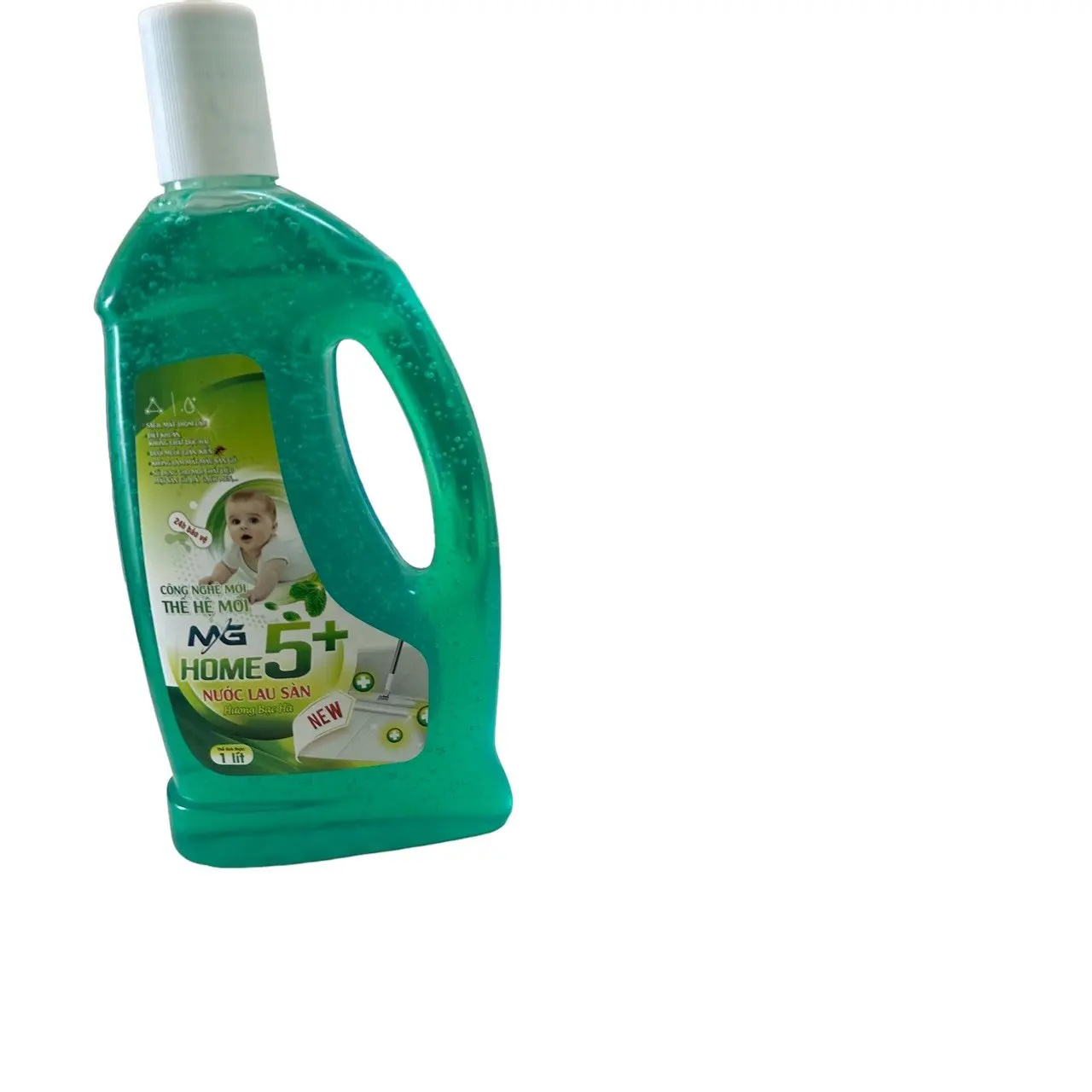 New technology floor cleaner quickly cleans stains and shines like new Organic floor cleaner Sustainable floor cleaner