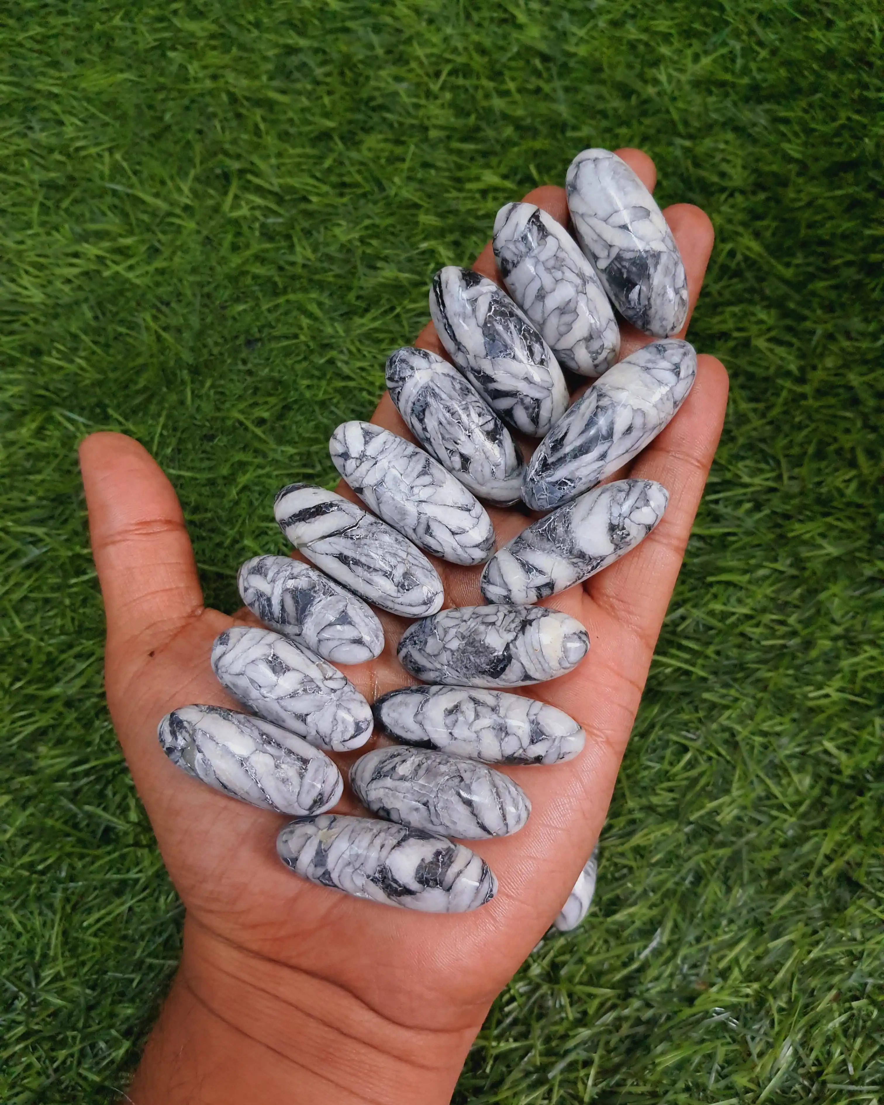 Pinolith shiva lingam crystals chakra healing energy