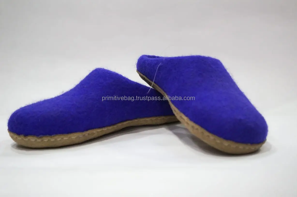 100% sheep wool slippers hand made in Nepal unisex design custom size custom logo wool slippers for hotel indoor slides slippers