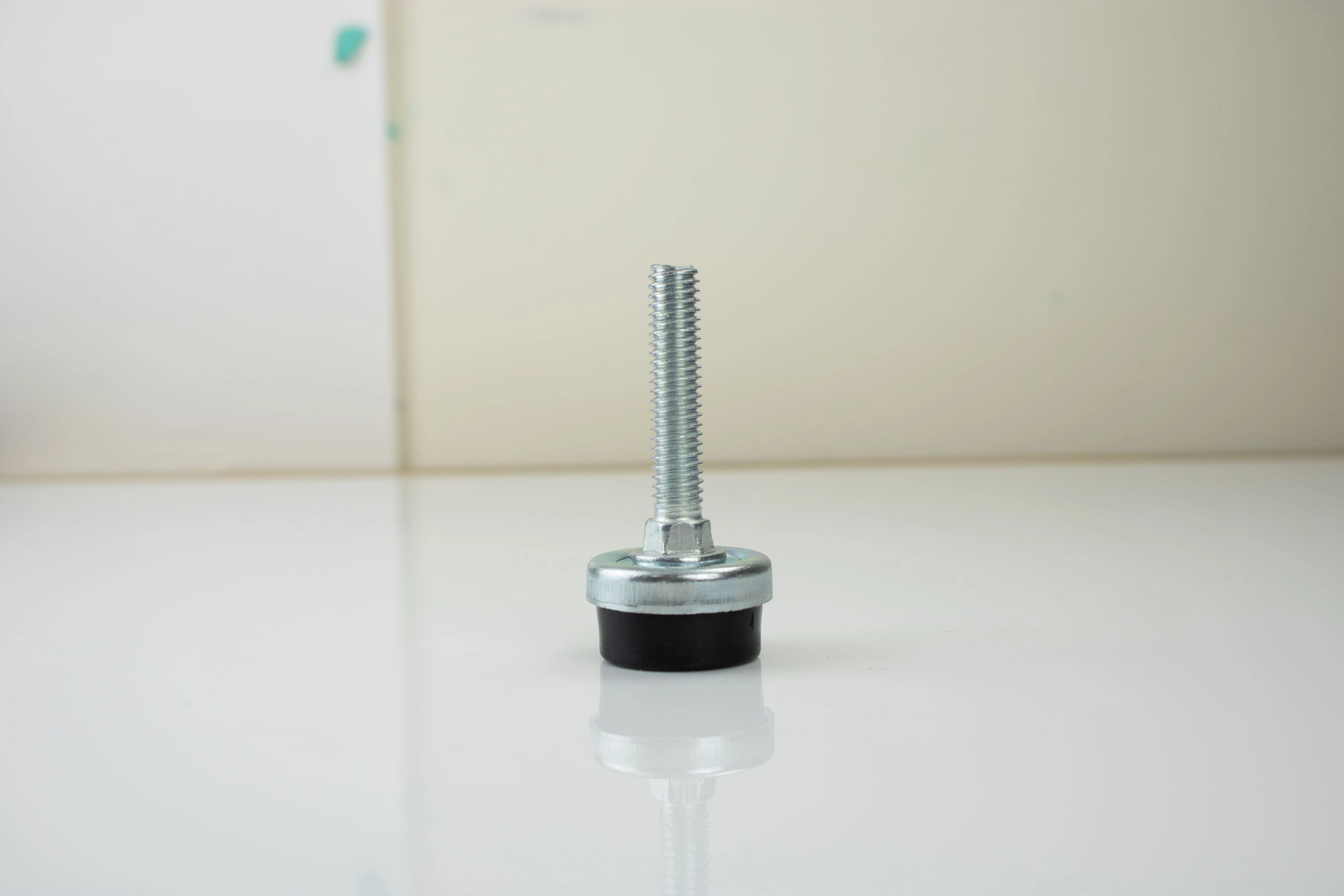 Taiwan Factory Adjustable Equipment Metal Plastic Leveling Feet