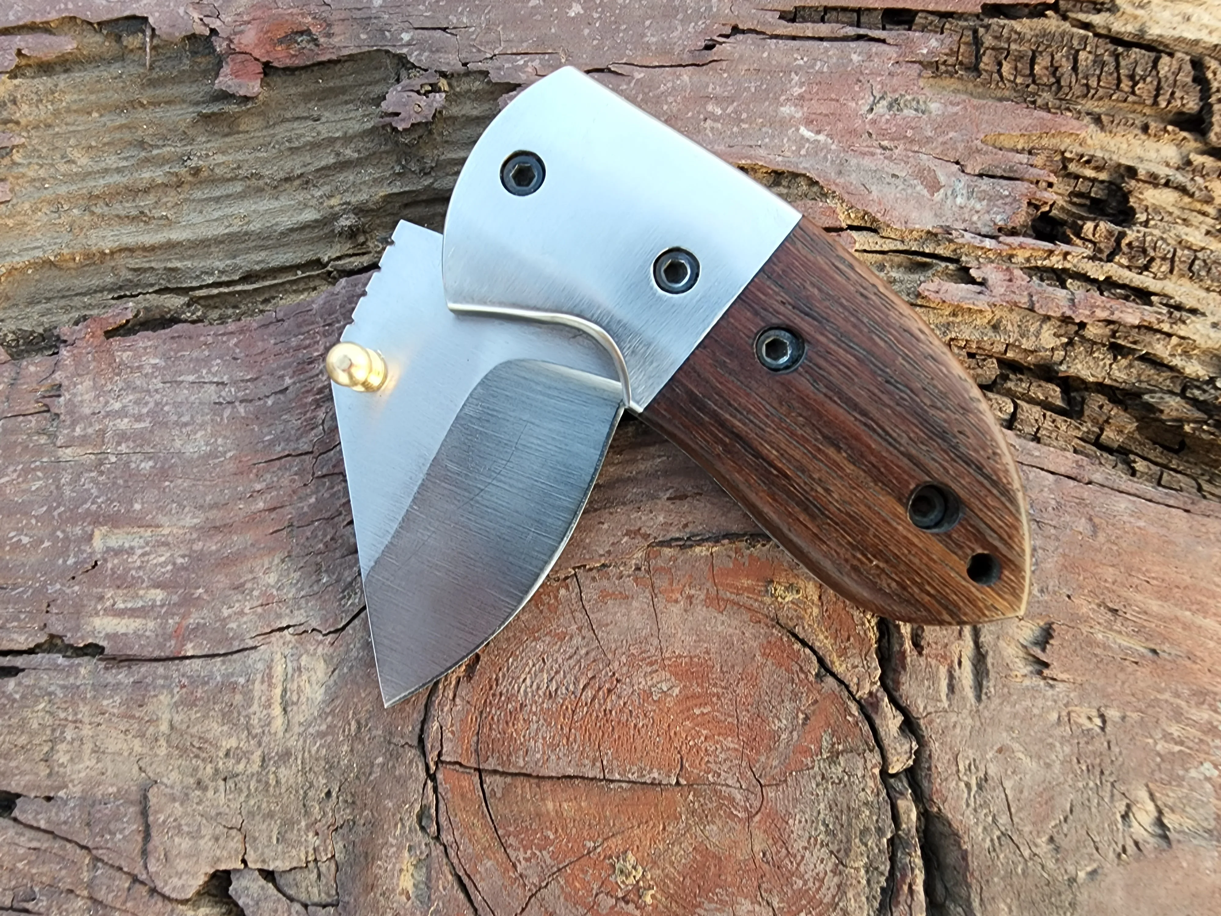 Custom handmade Stainless steel folding blade rose wood handle Thumb nob open mini pocket knife with original cow hide leather