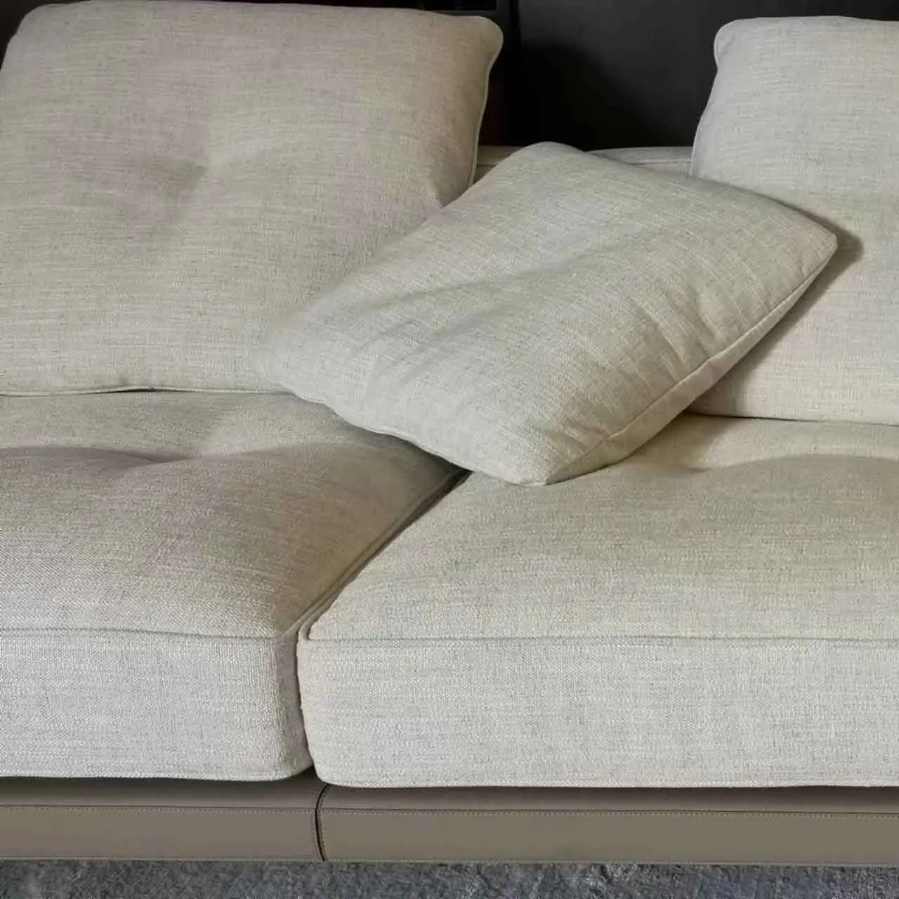 Stylish Sofa Muebles Comfortable Living Room Couches and Elegant Sofa Furniture Sets for Modern Homes