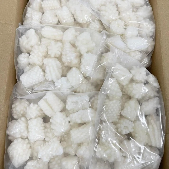 Fresh Frozen squid large pieces fresh squid from the pier before freezing Cheap price 1 Box weight 11 KG