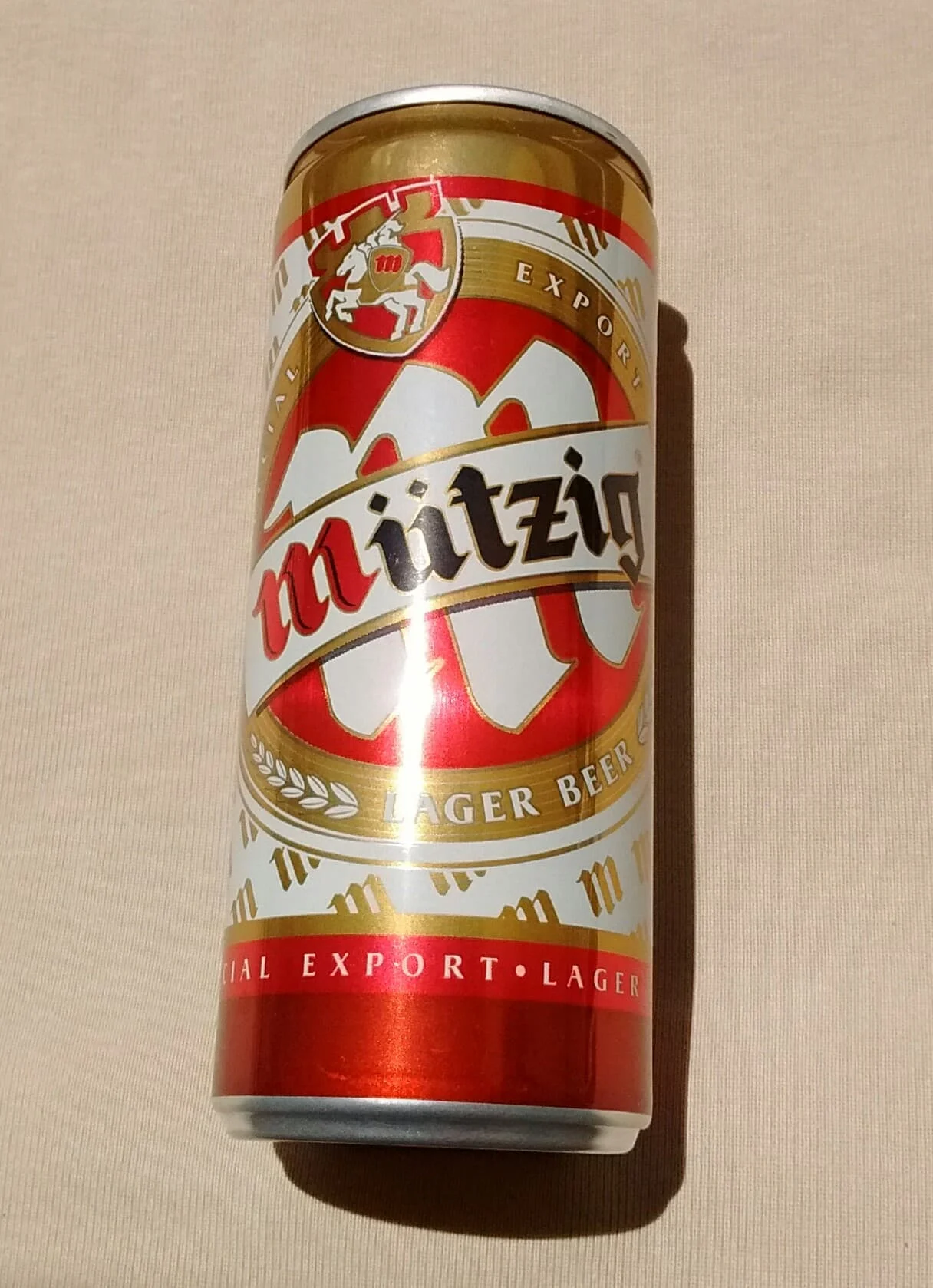 Банки из 24 разноцветных пива-50cl-мультигорького пива