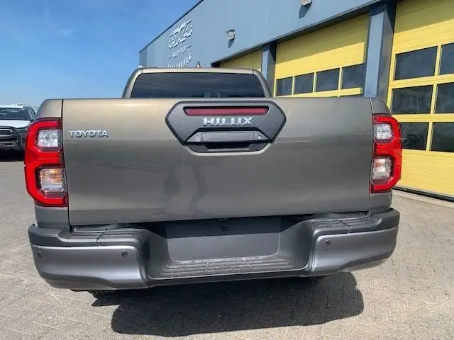 Для YOTA HILUX 2 8 D-4D 4x4 дополнительная кабина 2022 б/у