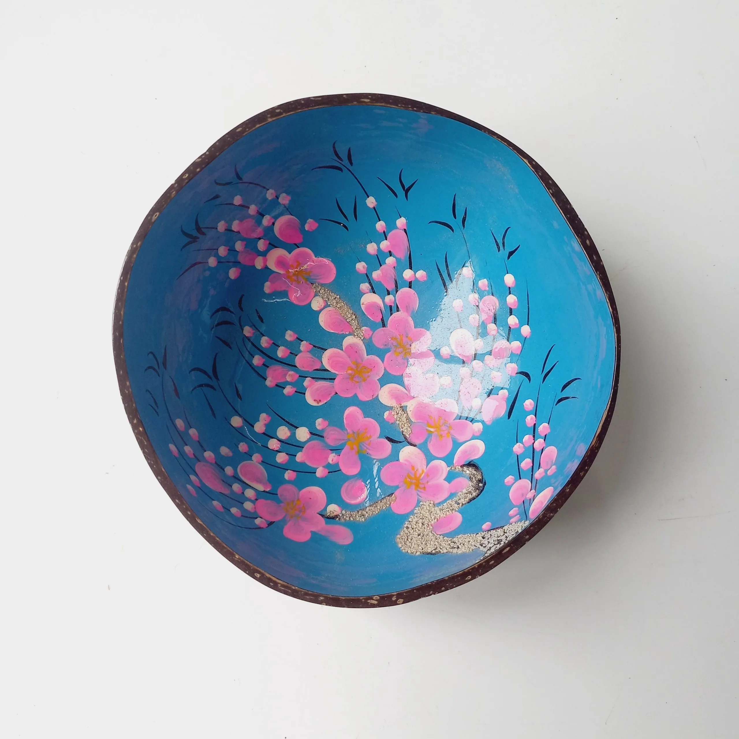 Вьетнамская Экологически чистая чаша из скорлупы кокоса по хорошей цене уникальная ручная гравировка оптовая продажа большая поставка свечей для смузи продуктов