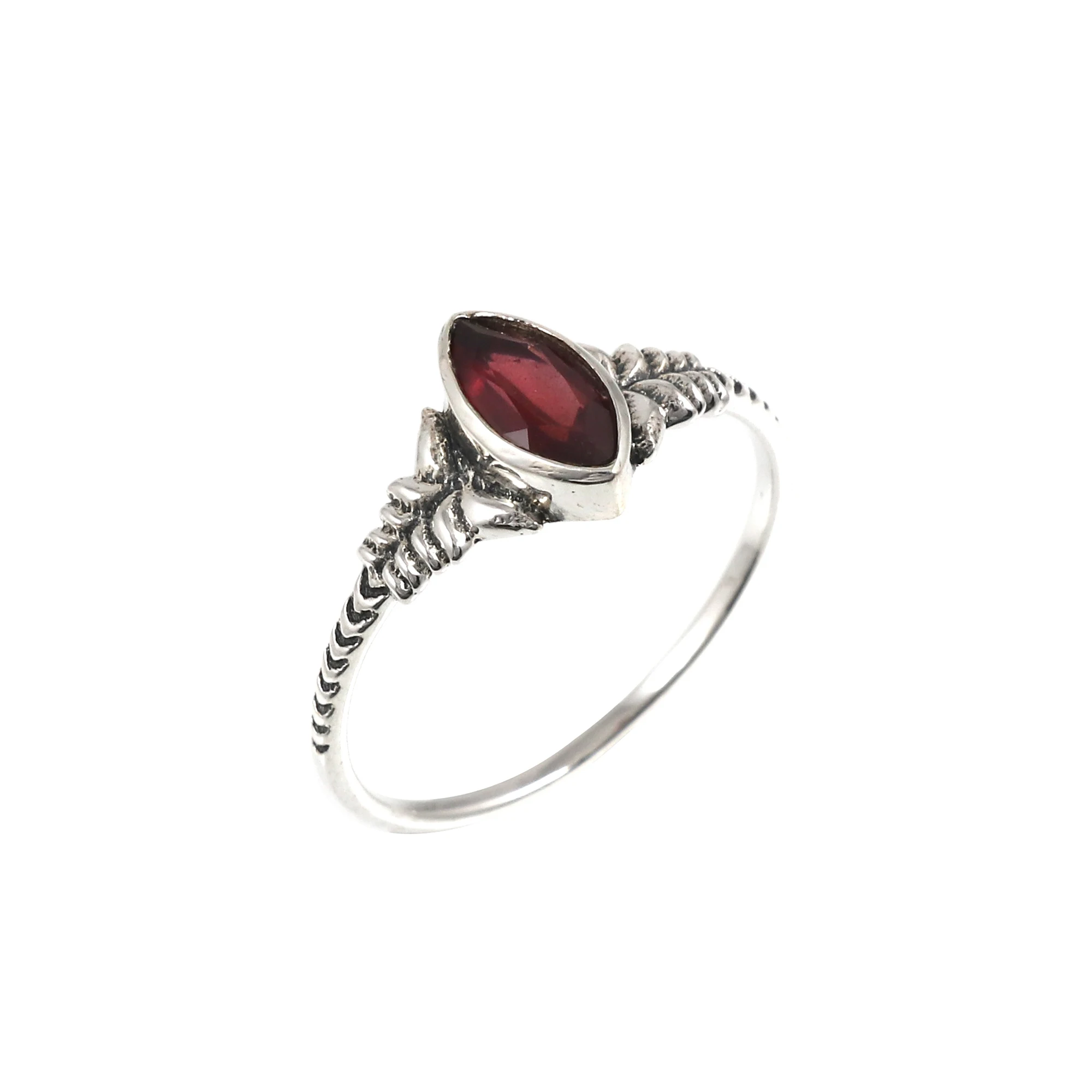 Minimal Nature Silver Jewelry Ring Wholesale Garnet and Natural Gemstone for Wedding and Party
