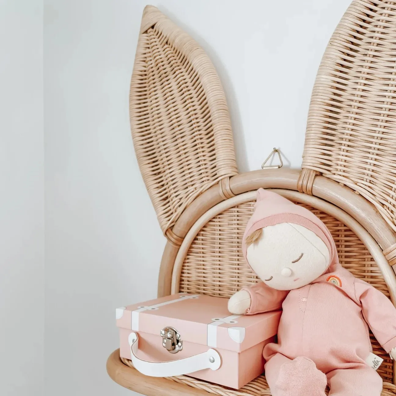 Kids room decoration baby nursery bedroom decorative wall hanging shelf natural rattan rack shelves