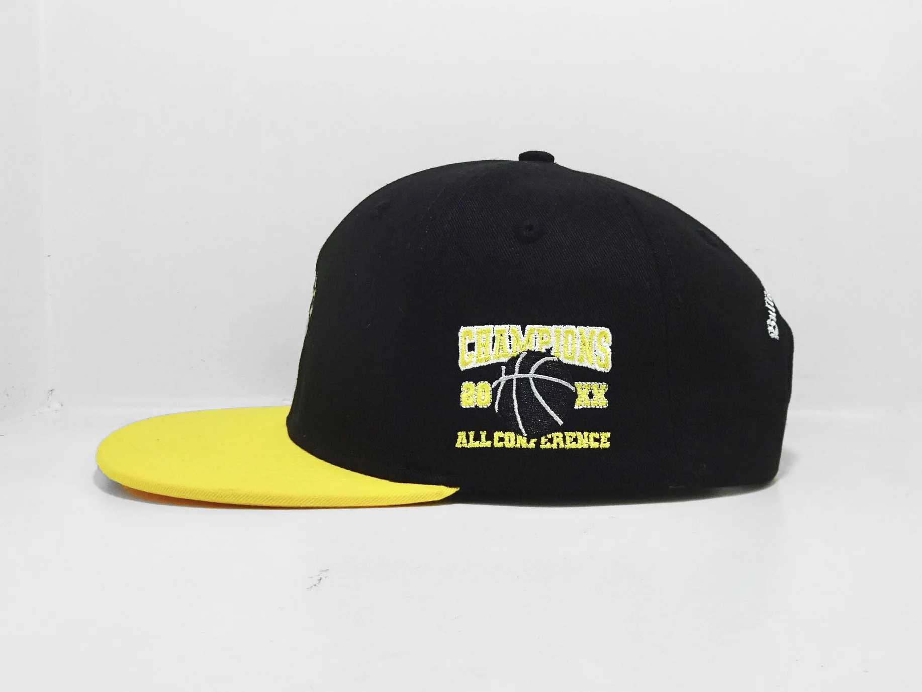 New Arrival Fashion Woven Patch With Cute Animal Or Custom Personalized Logo SnapBack Hat 6 Panel Structured Form Flat Brim
