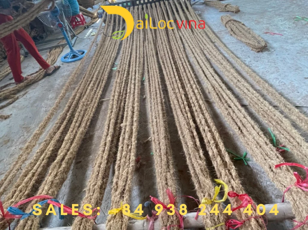 Coir mat roll made of natural coconut fiber for erosion control  Mr.Ryan +84938244404