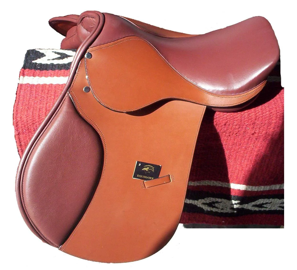 SMART QUALITY LEATHER CLOSE CONTACT HORSE SADDLE WITH SOFTY LEATHER SEAT AND KNEE PAD MADE ON PLASTIC TREE