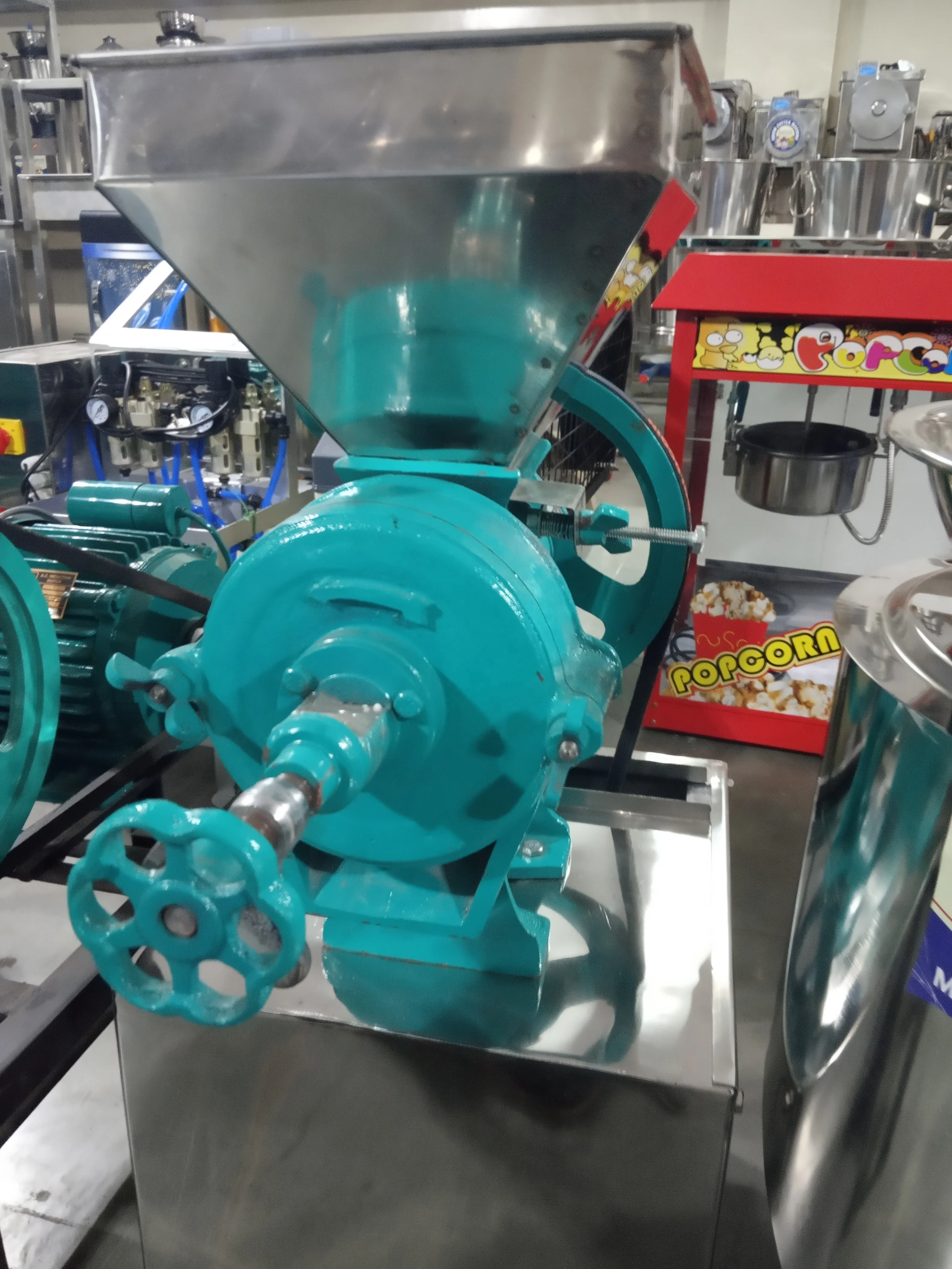 HEAVY DUTY WET GRINDING MACHINE USE TO MAKE PASTE OF THE WET GRAINS HIGHLY RECOMMENDED