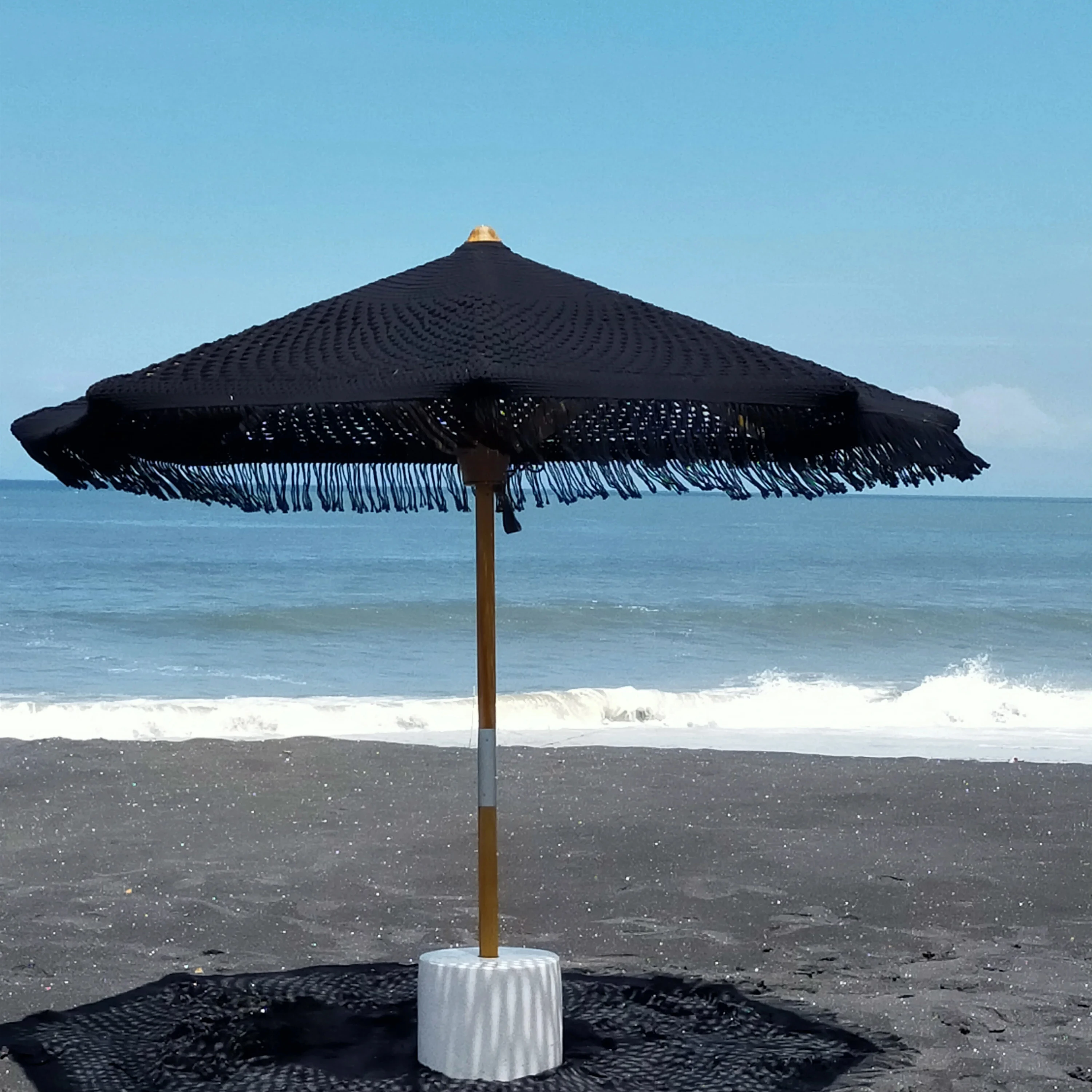 Big Bali hand knotted Umbrella good quality wholesale products customized logo material teak wood frame umbrella