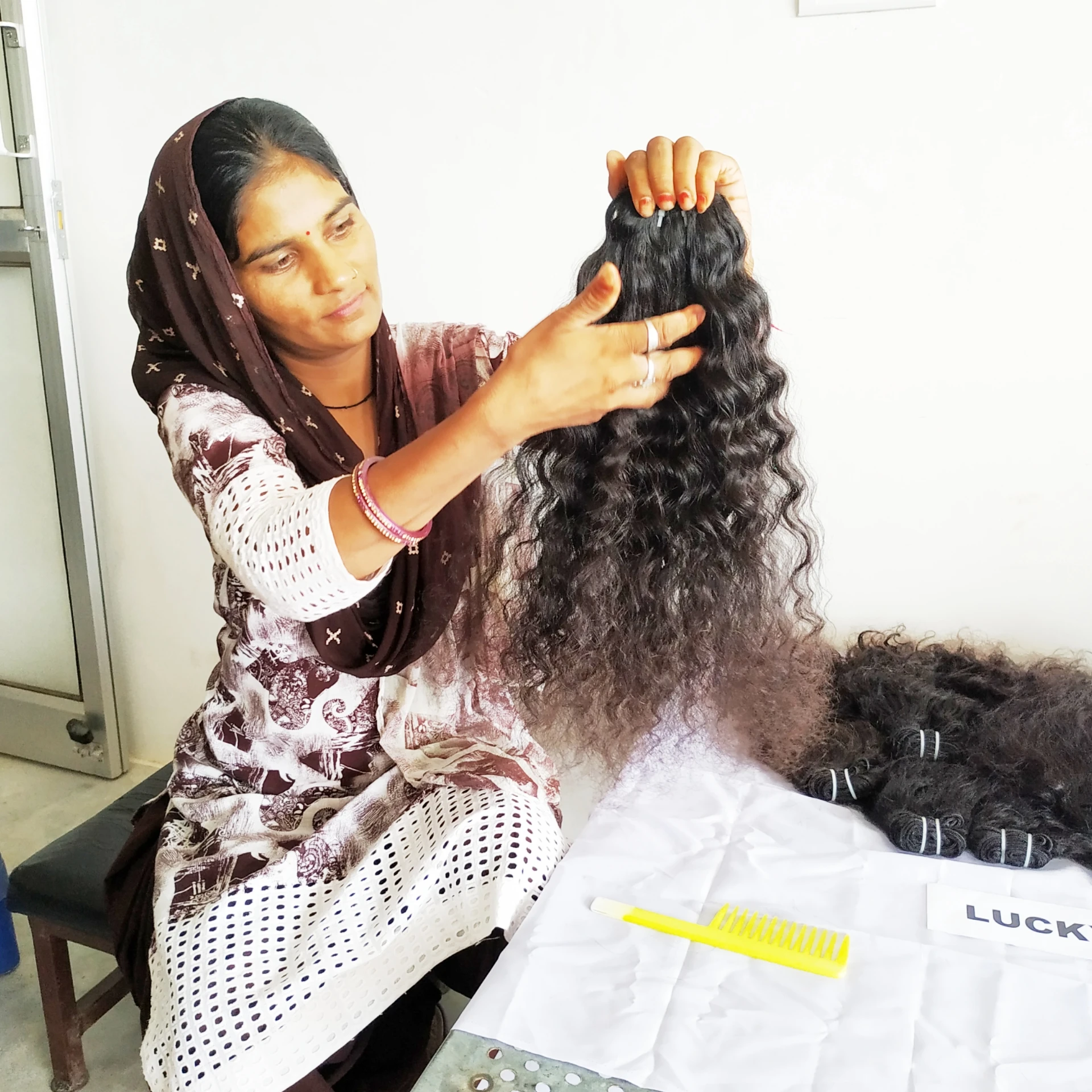 Curly Bundles Natural Human Hair Extensions Unprocessed Cuticle Aligned Virgin Brazilian Human Hair Weaving
