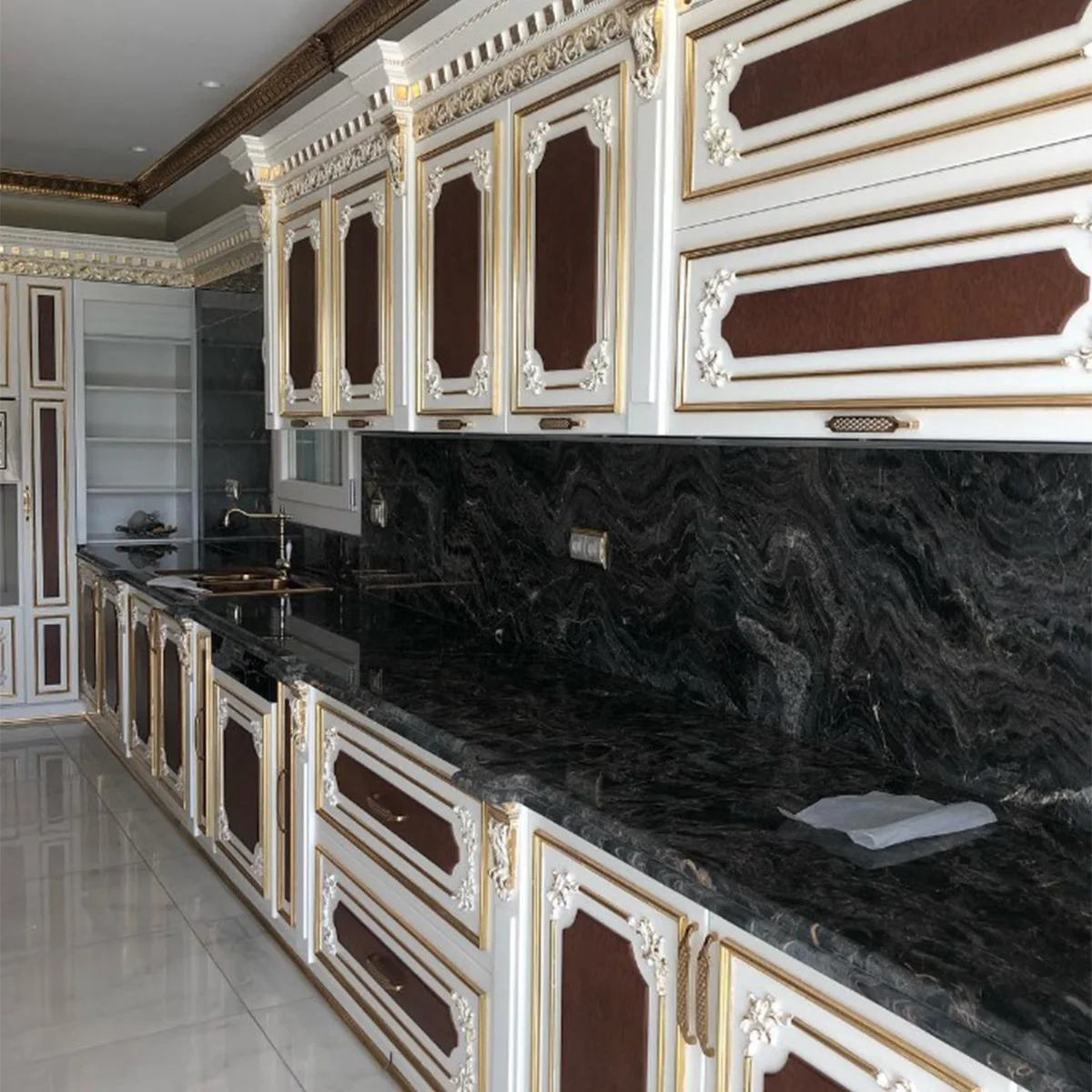 Complete Furnished Kitchen Cabinet Supplier MDF Water Resistant OEM Equipment Appliance Light Counter Flooring Sink Faucet Shelf