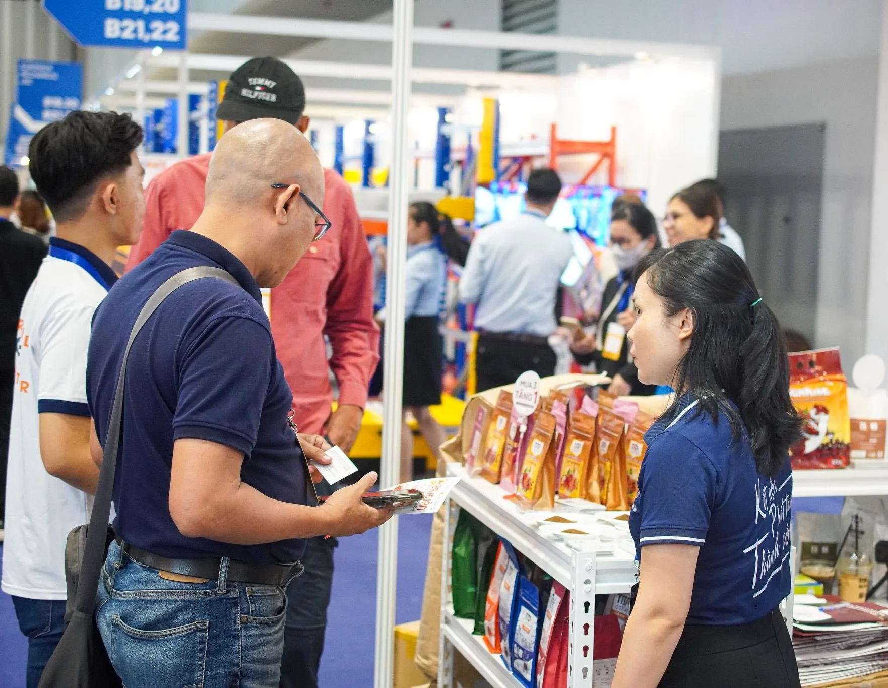 Лидер продаж новый продукт 2024 коллаген Jujube и ягоды годжи растворимый кофе премикс-сладкий сливочный фруктовый ароматный Kopi OEM оптом