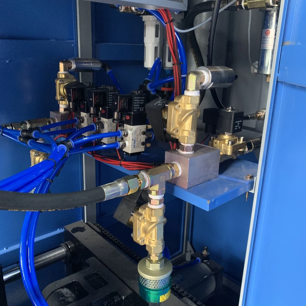 1000 BPH 0.5L--2L Plastic Bottle Two Cavity Water Bottle Blow Molding Machine