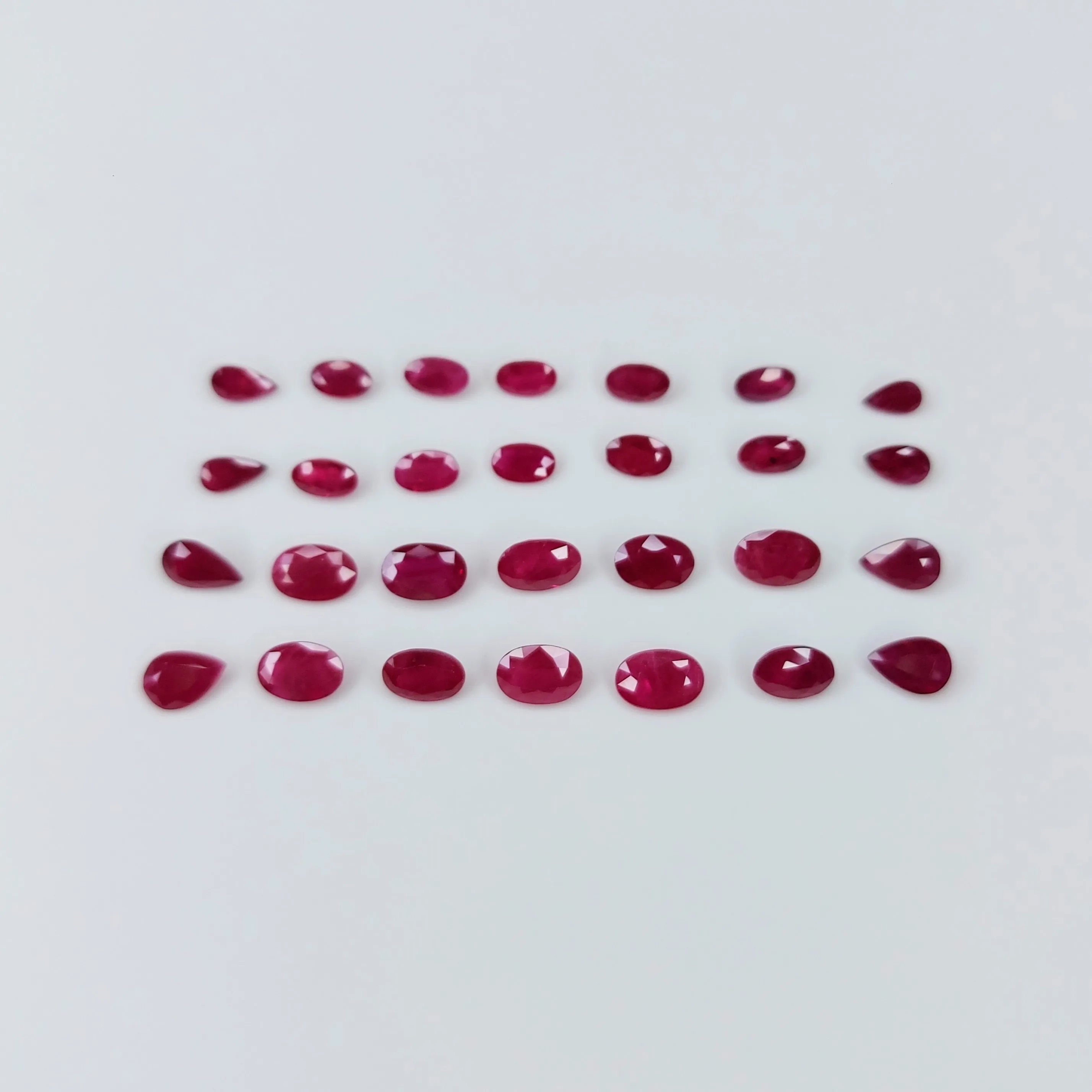 Top red color Ruby Burma Heat 3x4 3x5 mm Oval Fine Quality Calibrated Natural Ruby Burma Oval Pears for Jewelry
