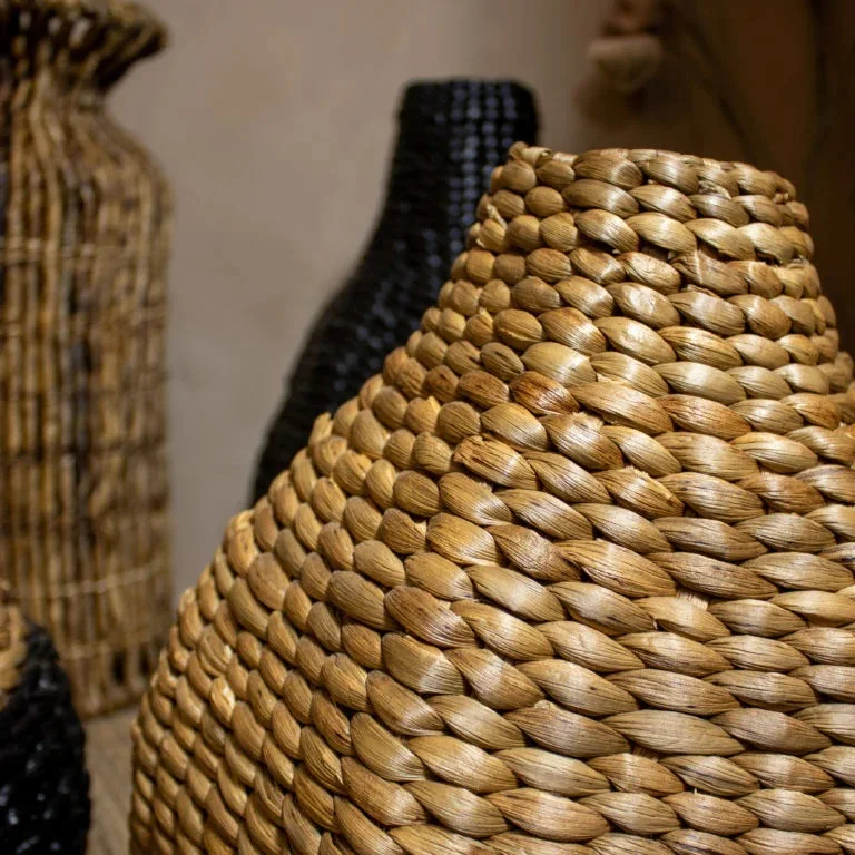 Modern Luxury Chic Home Decorative Floral Vase Unique Tabletop Straw for Dry Flowers Unique Shape Hot Sale for Garden Weddings