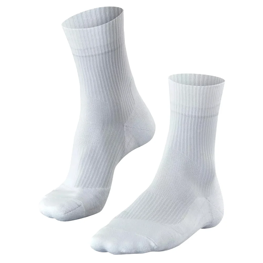 2023 New professional outdoor athletic running basketball plain white color tennis custom compression sport socks for men