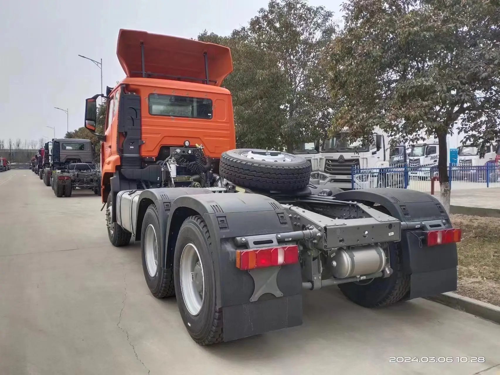 Тягач Sinotruk HOWO-Nx 6x4 400 л.с./430л.с.