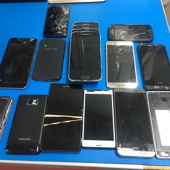 Лом сотового телефона по оптовой цене из Канады