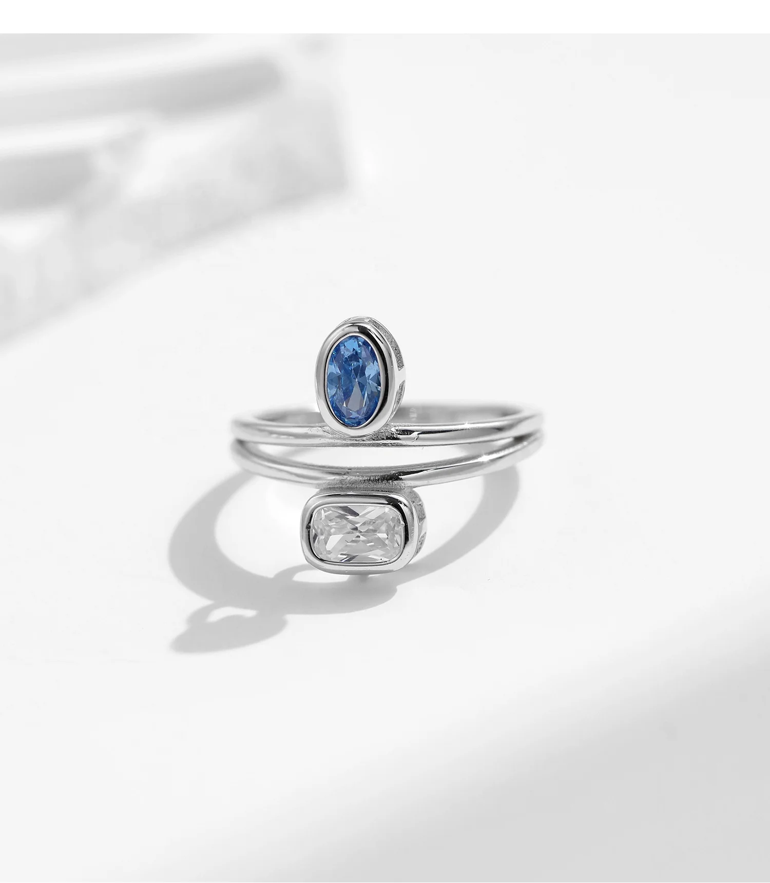 Fashion S925 Silver Bezel Setting Blue Sapphire CZ Oval Cut and White Cubic Zirconia Double Stones Engagement Ring