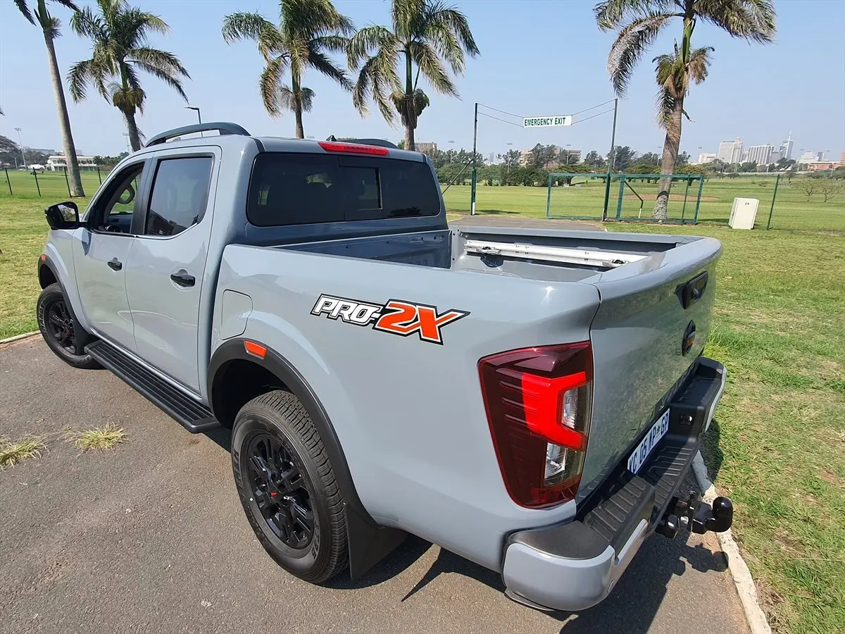 Отлично использованный Nissan NAVARA 4WD пикап двойная кабина 100% идеально работает без происшествий 1 год гарантии