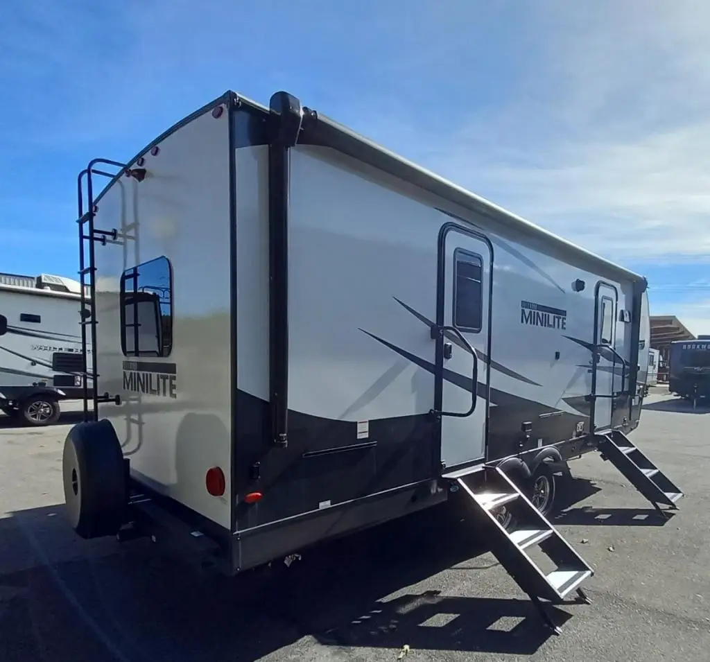 Wholesale Custom Offroad Family Travel Camping Trailer Caravans Pop Top Trailer Hybrid for sale