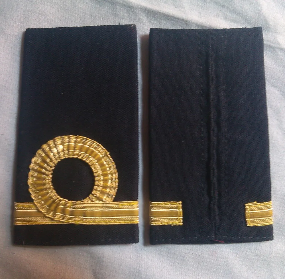 Supplier of customized high quality uniform Epaulet with embroidery star 2 bar shoulder board Slip on slider with embroidery