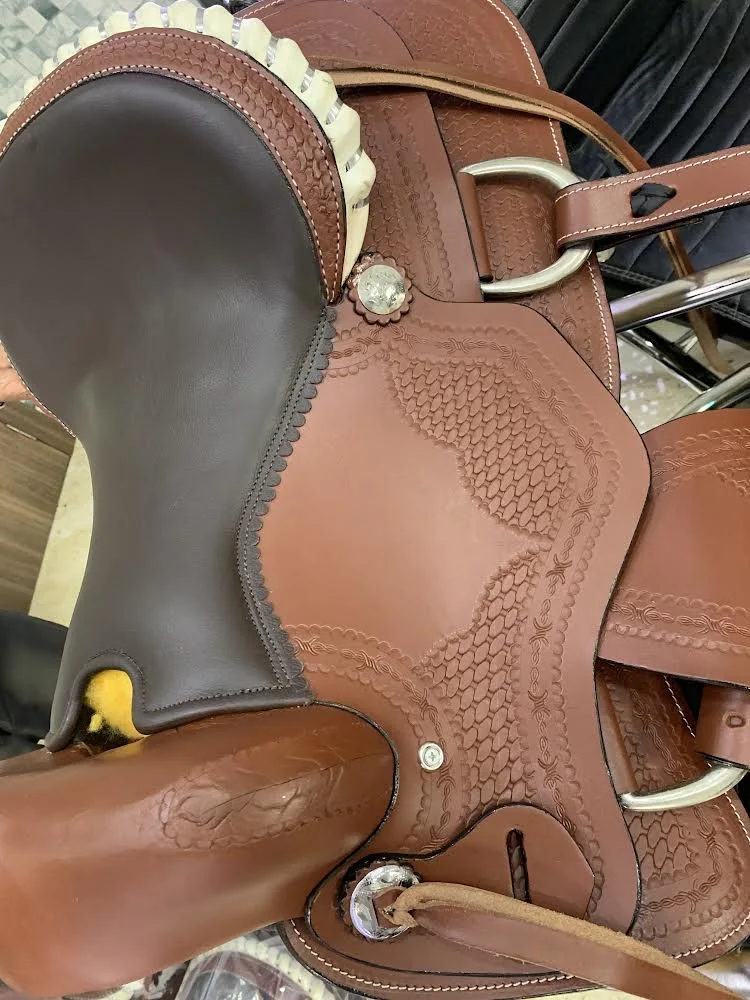 Comfortable English Horse Saddle  Best Selling American Leather Saddle Western English Horse Saddle Real Leather Horse Riding Pr
